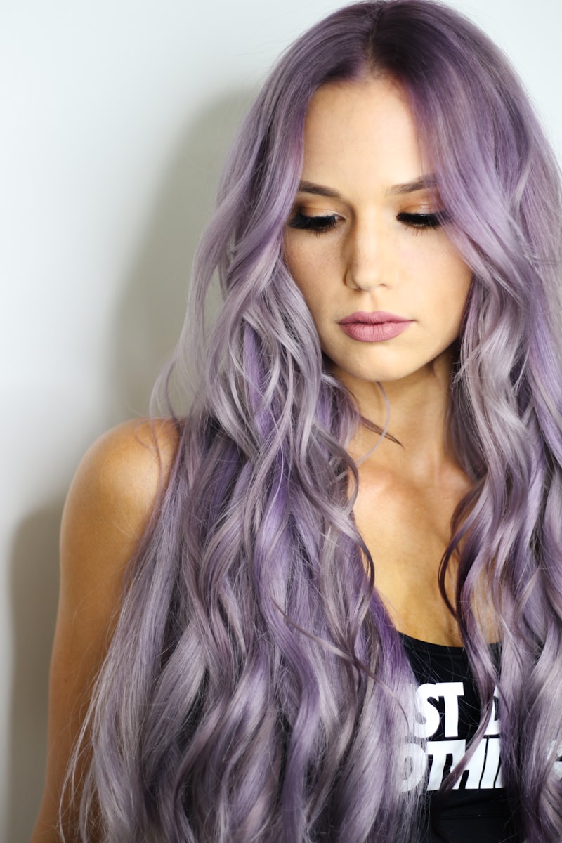 Long wavy hair back view